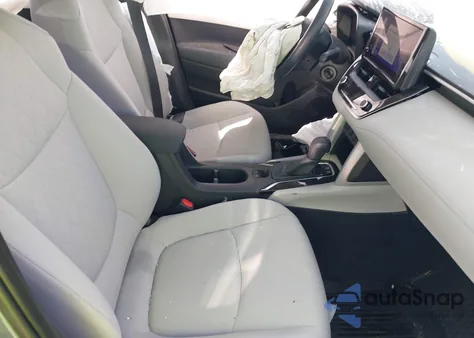 2024 Toyota Corolla Cross L z USA, uszkodzony, nr VIN 7MUAAAAG7RV095949